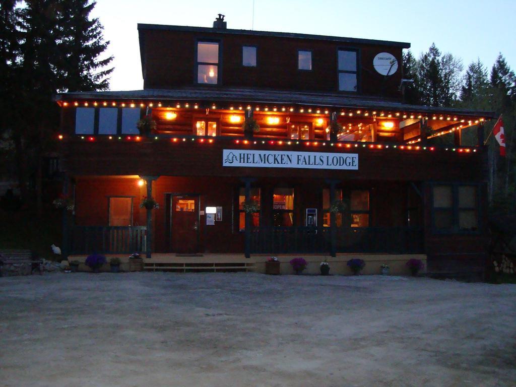Helmcken Falls Lodge Cabin Rooms And Rv Park Clearwater Exterior photo